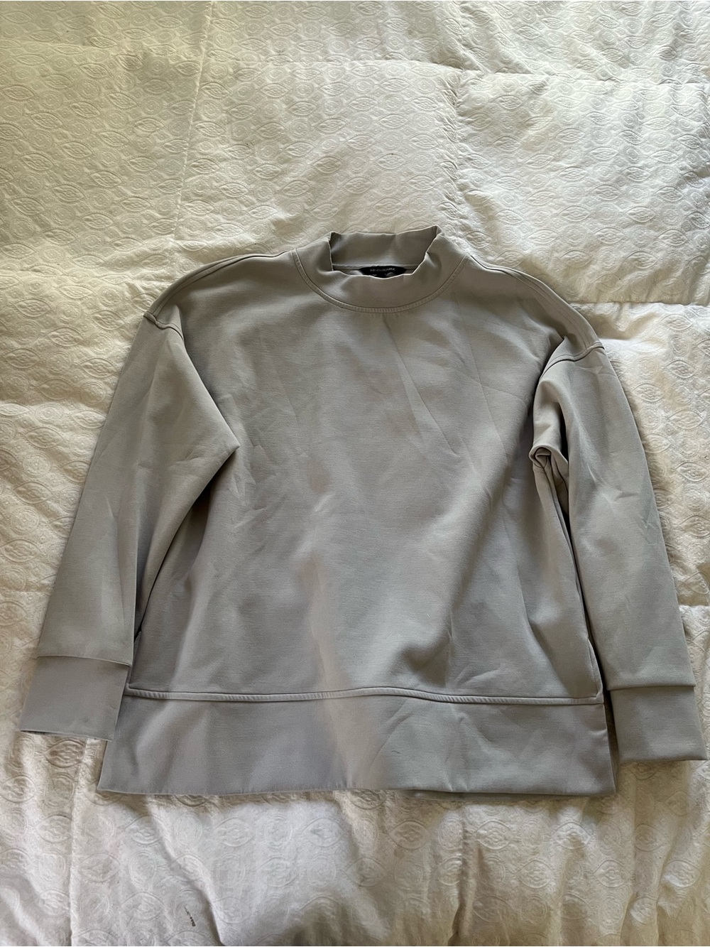 Banana Republic Light Gray Crewneck Sweatshirt size small